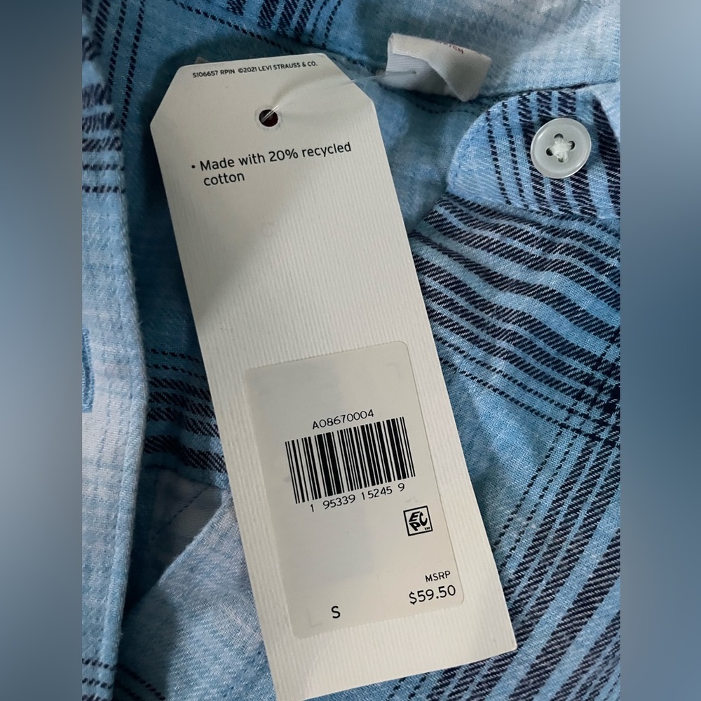 LEVIS button up - Picture 2 of 2